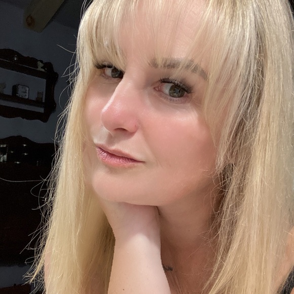 Meet your Posher, Sherri - Picture 2 of 2